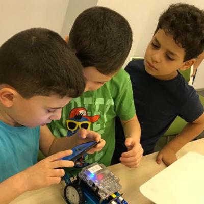 4 Robotics For Kids 1300x800