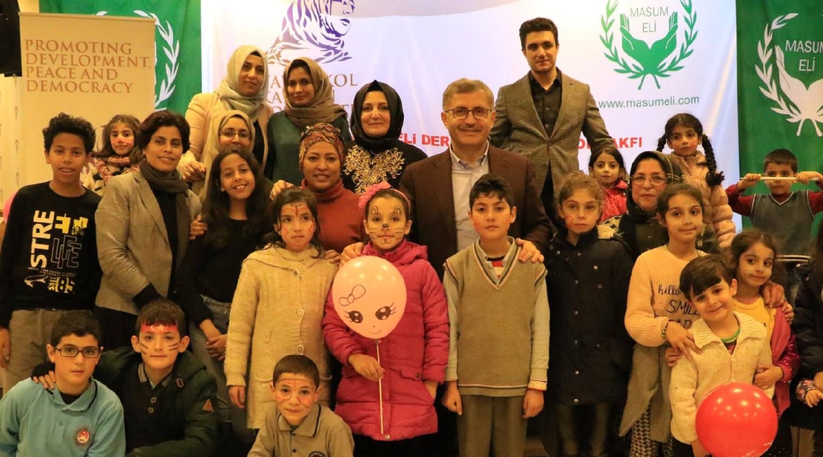 Tawakkol Karman Foundation Provides Winter Clothes for Syrian Children in Istanbul