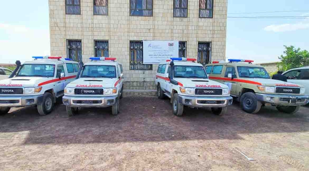 TKF delivered 4 ambulances to Marib under the auspices and presence of the Minister of Health