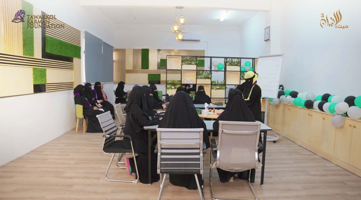 مؤسسة توكل كرمان تدعم مبادرة لتعليم لغة الإشارة في عدن