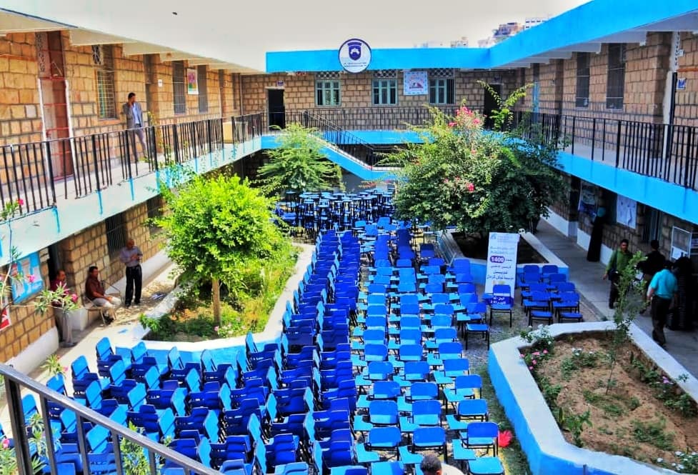 Support of the Technical Community College in Taiz with 1400 chairs04